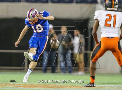 Thumbnail 2 in Bolles vs. Washington (FHSAA 4A Final) photogallery.