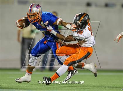Thumbnail 2 in Bolles vs. Washington (FHSAA 4A Final) photogallery.
