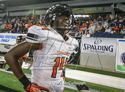 Thumbnail 3 in Bolles vs. Washington (FHSAA 4A Final) photogallery.