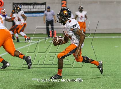 Thumbnail 3 in Bolles vs. Washington (FHSAA 4A Final) photogallery.