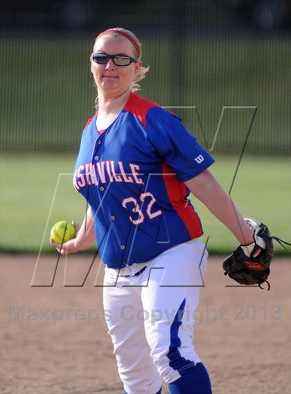 Thumbnail 3 in Nashville @ DuQuoin photogallery.