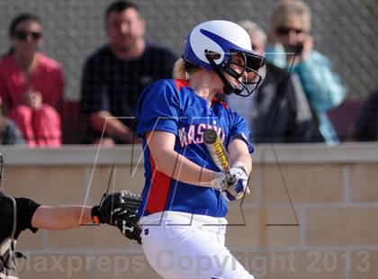 Thumbnail 3 in Nashville @ DuQuoin photogallery.