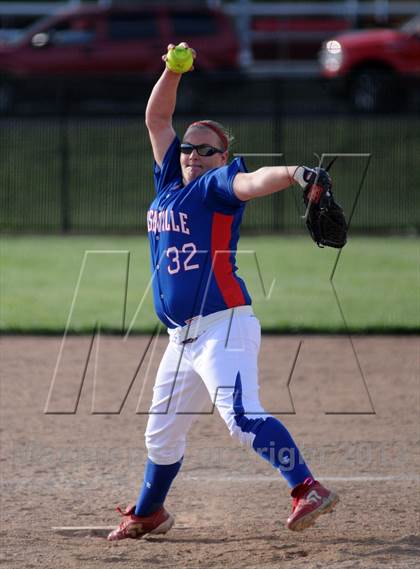 Thumbnail 3 in Nashville @ DuQuoin photogallery.