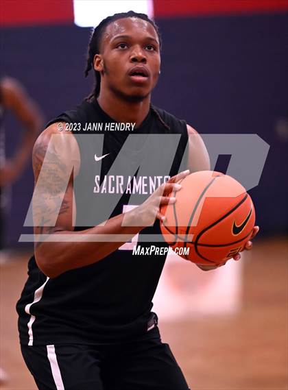 Thumbnail 1 in Santiago vs. Sacramento (Tarkanian Classic) photogallery.