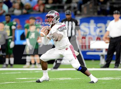 Thumbnail 3 in Acadiana vs. Destrehan (LHSAA Class 5A Final) photogallery.