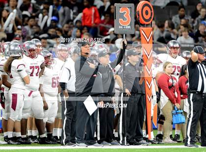 Thumbnail 3 in Acadiana vs. Destrehan (LHSAA Class 5A Final) photogallery.