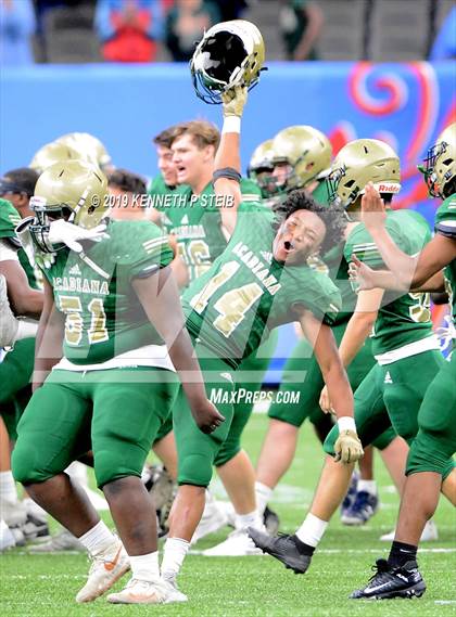 Thumbnail 1 in Acadiana vs. Destrehan (LHSAA Class 5A Final) photogallery.