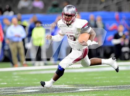 Thumbnail 2 in Acadiana vs. Destrehan (LHSAA Class 5A Final) photogallery.