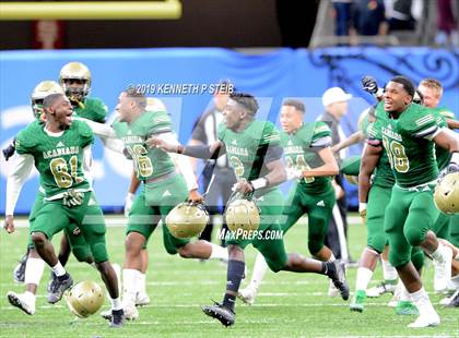 Thumbnail 2 in Acadiana vs. Destrehan (LHSAA Class 5A Final) photogallery.