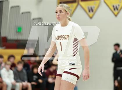 Thumbnail 1 in Windsor vs. Falcon (CHSSA 5A Round 2) photogallery.