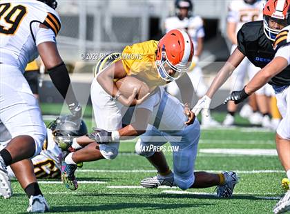 Thumbnail 3 in Montgomery Central vs Glenn (Scrimmage) photogallery.