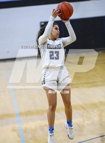 Thumbnail 2 in Mountain Range vs Douglas County (CHSAA 5A 1st Round Playoff) photogallery.