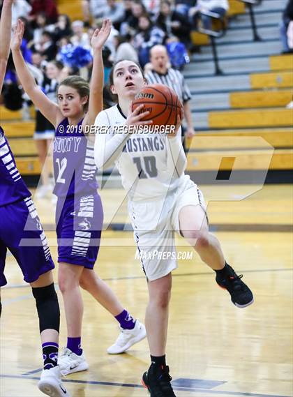 Thumbnail 2 in Mountain Range vs Douglas County (CHSAA 5A 1st Round Playoff) photogallery.