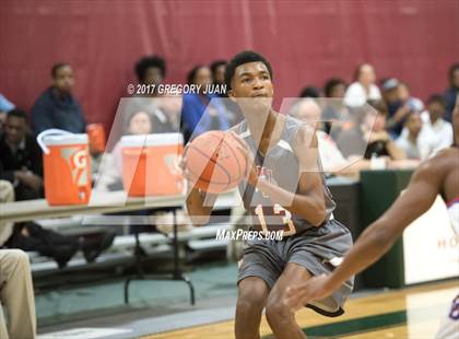 Thumbnail 1 in Metairie Park Country Day vs. West Jefferson (All State Sugar Bowl Classic) photogallery.