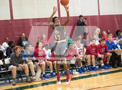 Thumbnail 1 in Metairie Park Country Day vs. West Jefferson (All State Sugar Bowl Classic) photogallery.