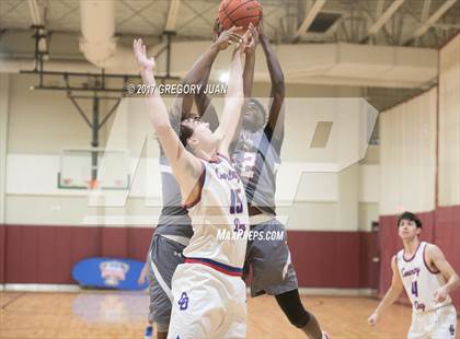 Thumbnail 2 in Metairie Park Country Day vs. West Jefferson (All State Sugar Bowl Classic) photogallery.