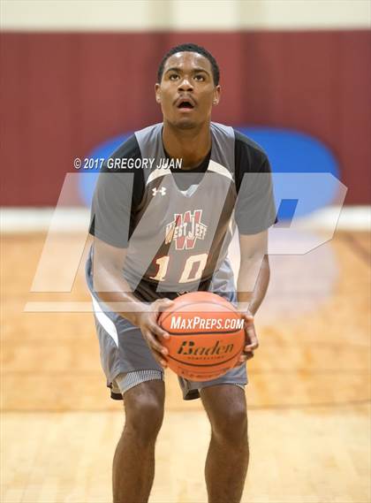 Thumbnail 2 in Metairie Park Country Day vs. West Jefferson (All State Sugar Bowl Classic) photogallery.