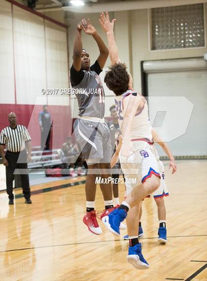 Thumbnail 3 in Metairie Park Country Day vs. West Jefferson (All State Sugar Bowl Classic) photogallery.