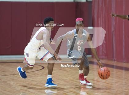 Thumbnail 3 in Metairie Park Country Day vs. West Jefferson (All State Sugar Bowl Classic) photogallery.