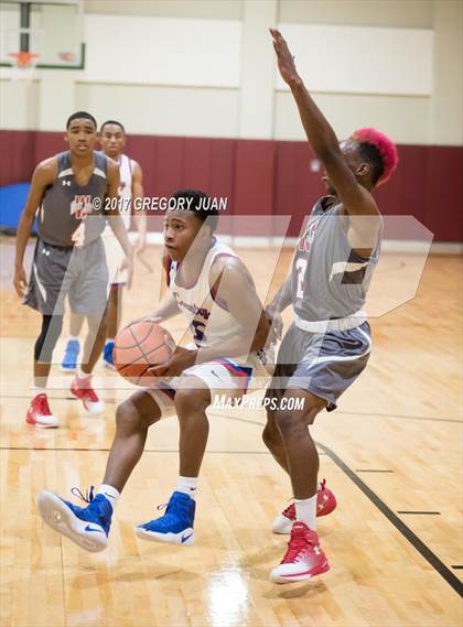 Thumbnail 2 in Metairie Park Country Day vs. West Jefferson (All State Sugar Bowl Classic) photogallery.