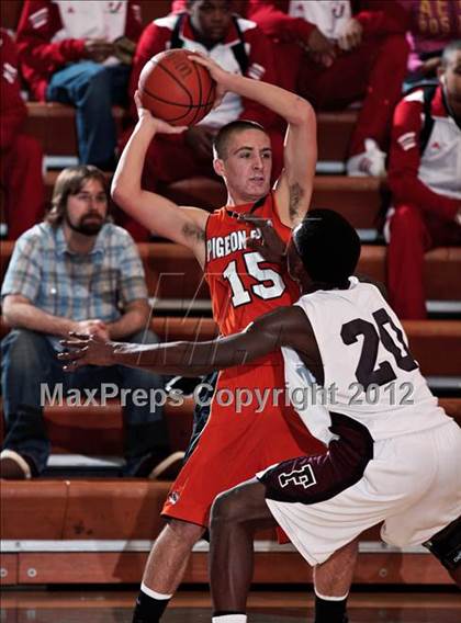 Thumbnail 2 in Pigeon Forge vs. Fulton (D3-AAA playoffs) photogallery.