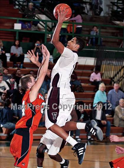 Thumbnail 2 in Pigeon Forge vs. Fulton (D3-AAA playoffs) photogallery.