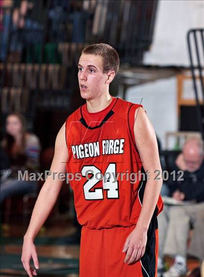 Thumbnail 3 in Pigeon Forge vs. Fulton (D3-AAA playoffs) photogallery.