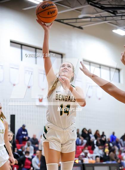 Thumbnail 1 in Salisbury vs. Greensboro Day School photogallery.