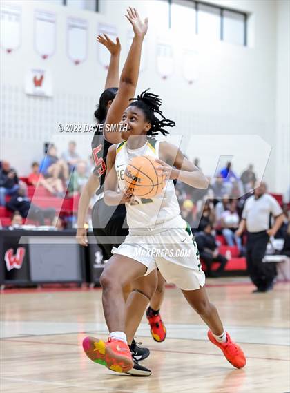 Thumbnail 2 in Salisbury vs. Greensboro Day School photogallery.