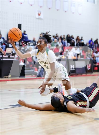 Thumbnail 1 in Salisbury vs. Greensboro Day School photogallery.