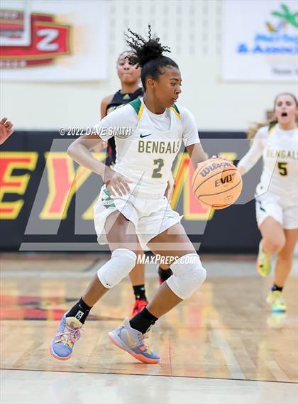 Thumbnail 1 in Salisbury vs. Greensboro Day School photogallery.