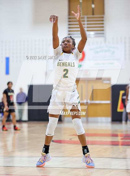 Thumbnail 2 in Salisbury vs. Greensboro Day School photogallery.