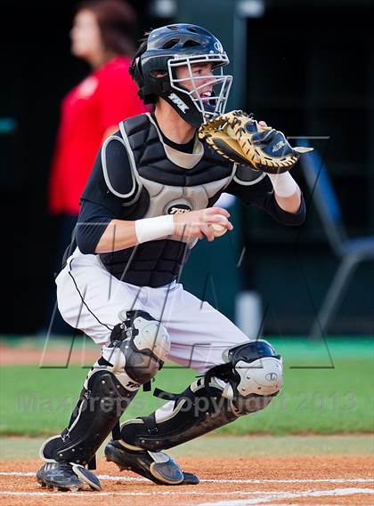 Thumbnail 1 in Foster vs Tomball (UIL 4A Region 3 Final) photogallery.