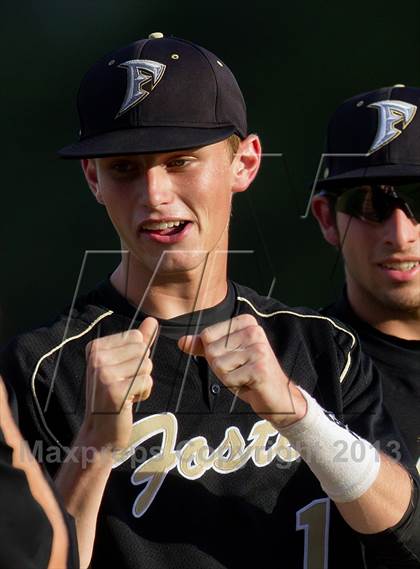 Thumbnail 1 in Foster vs Tomball (UIL 4A Region 3 Final) photogallery.