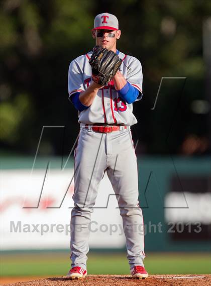 Thumbnail 1 in Foster vs Tomball (UIL 4A Region 3 Final) photogallery.