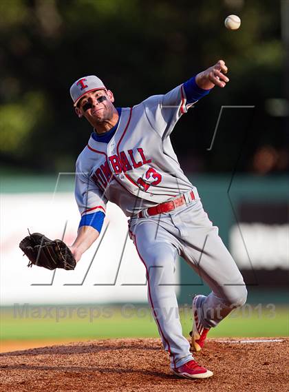 Thumbnail 3 in Foster vs Tomball (UIL 4A Region 3 Final) photogallery.