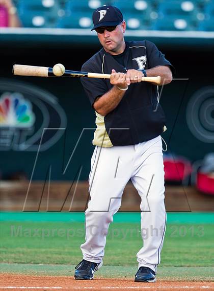 Thumbnail 2 in Foster vs Tomball (UIL 4A Region 3 Final) photogallery.