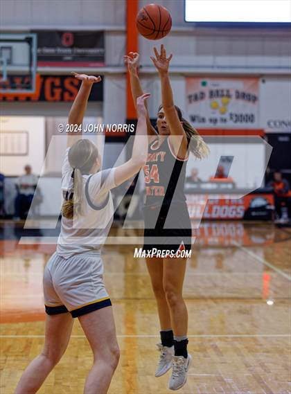 Thumbnail 2 in Ottawa-Glandorf vs Liberty Center (OHSAA Division 3 Region 10 Regional Semi Final) photogallery.