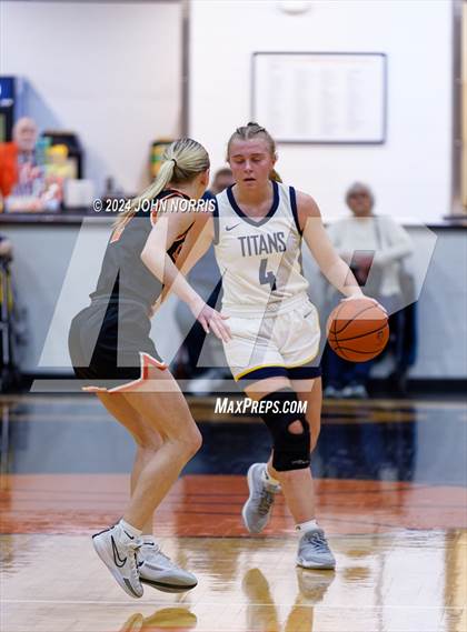 Thumbnail 3 in Ottawa-Glandorf vs Liberty Center (OHSAA Division 3 Region 10 Regional Semi Final) photogallery.