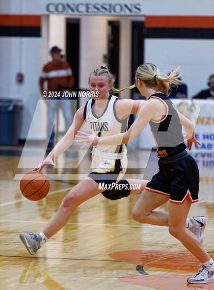 Thumbnail 1 in Ottawa-Glandorf vs Liberty Center (OHSAA Division 3 Region 10 Regional Semi Final) photogallery.