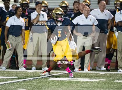 Thumbnail 2 in St. Thomas Aquinas vs Deerfield Beach photogallery.