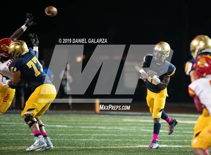 Thumbnail 1 in St. Thomas Aquinas vs Deerfield Beach photogallery.
