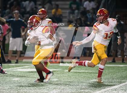 Thumbnail 1 in St. Thomas Aquinas vs Deerfield Beach photogallery.