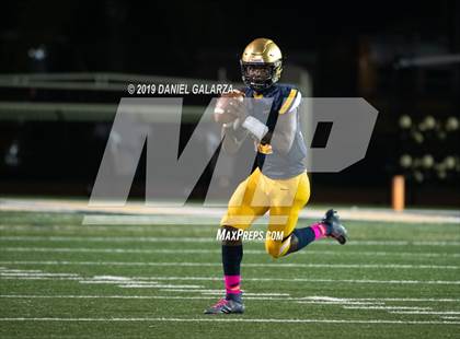 Thumbnail 1 in St. Thomas Aquinas vs Deerfield Beach photogallery.