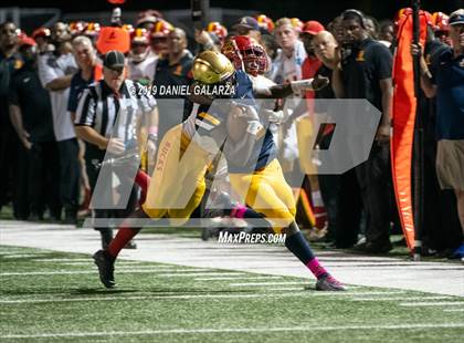 Thumbnail 2 in St. Thomas Aquinas vs Deerfield Beach photogallery.
