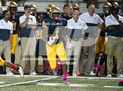 Thumbnail 2 in St. Thomas Aquinas vs Deerfield Beach photogallery.