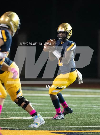 Thumbnail 3 in St. Thomas Aquinas vs Deerfield Beach photogallery.