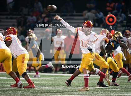 Thumbnail 3 in St. Thomas Aquinas vs Deerfield Beach photogallery.