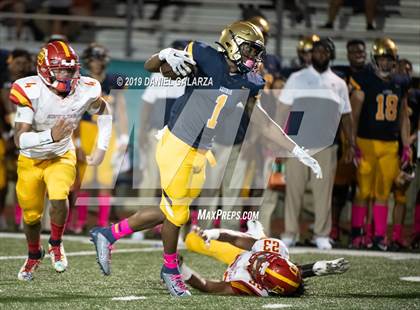 Thumbnail 2 in St. Thomas Aquinas vs Deerfield Beach photogallery.