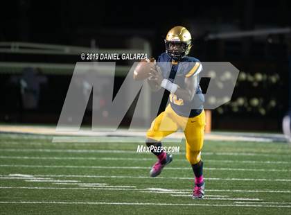 Thumbnail 3 in St. Thomas Aquinas vs Deerfield Beach photogallery.